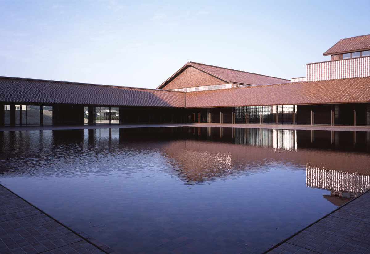 1200x0 courtyard square